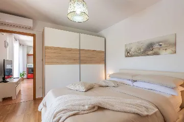 3-Bedroom Villa in Kršan for Up to 7 Guests
