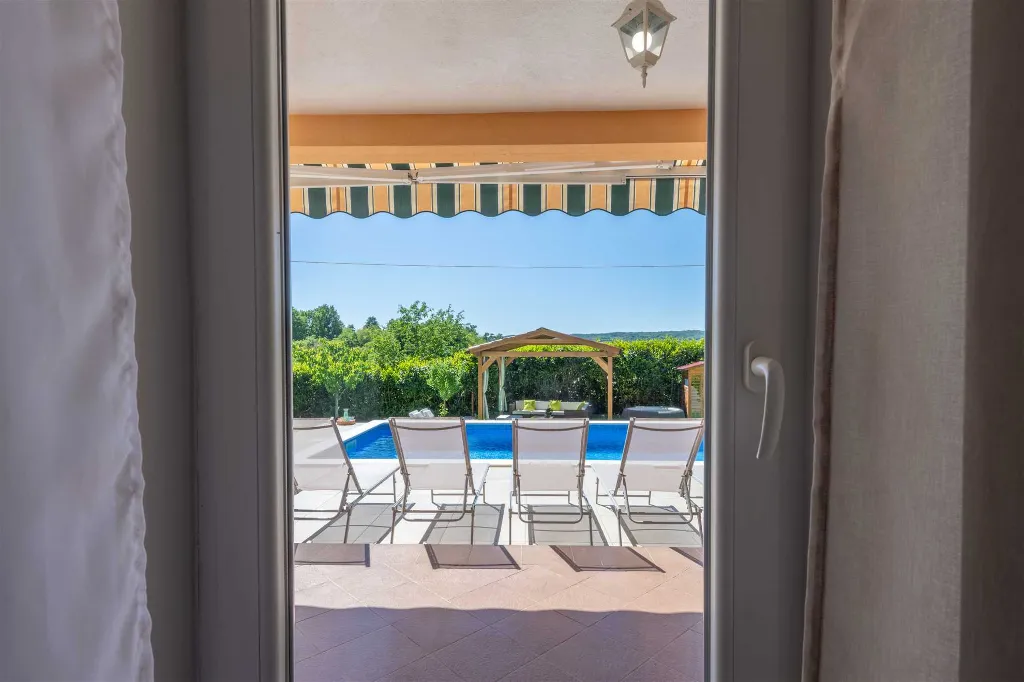 3-Bedroom Villa in Kršan for Up to 7 Guests
