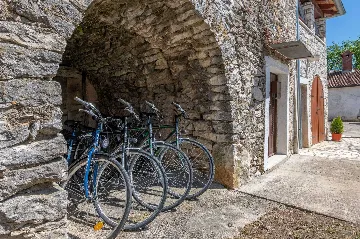 3-Bedroom Villa in Kršan for Up to 7 Guests