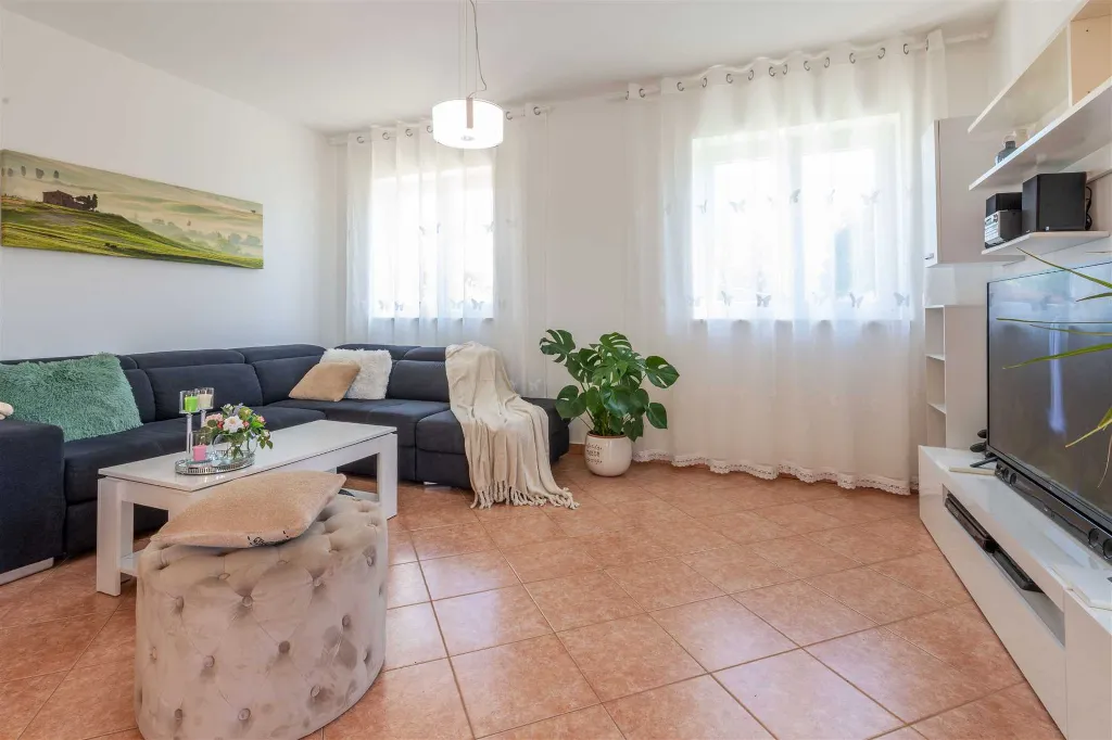 3-Bedroom Villa in Kršan for Up to 7 Guests