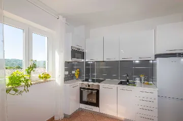 3-Bedroom Villa in Kršan for Up to 7 Guests