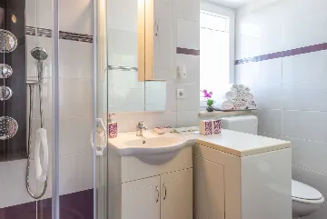 3-Bedroom Villa in Kršan for Up to 7 Guests