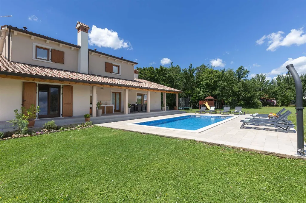 Villa with Private Pool in Krsan for 8 Guests