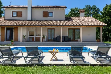 Villa with Private Pool in Krsan for 8 Guests