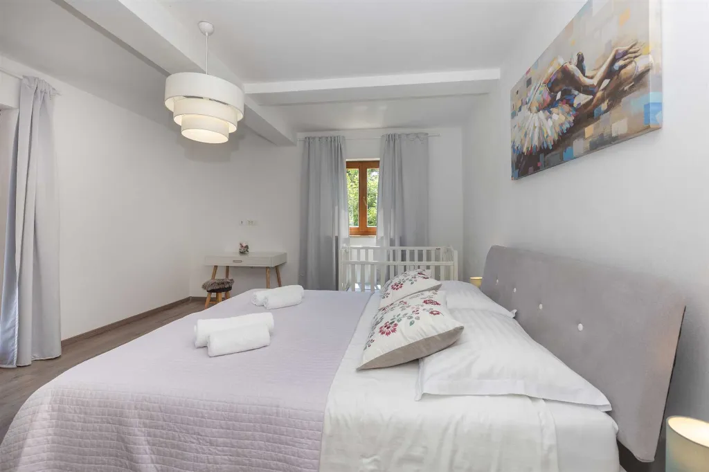 Villa with Private Pool in Krsan for 8 Guests