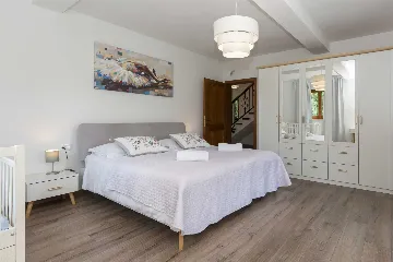 Villa with Private Pool in Krsan for 8 Guests