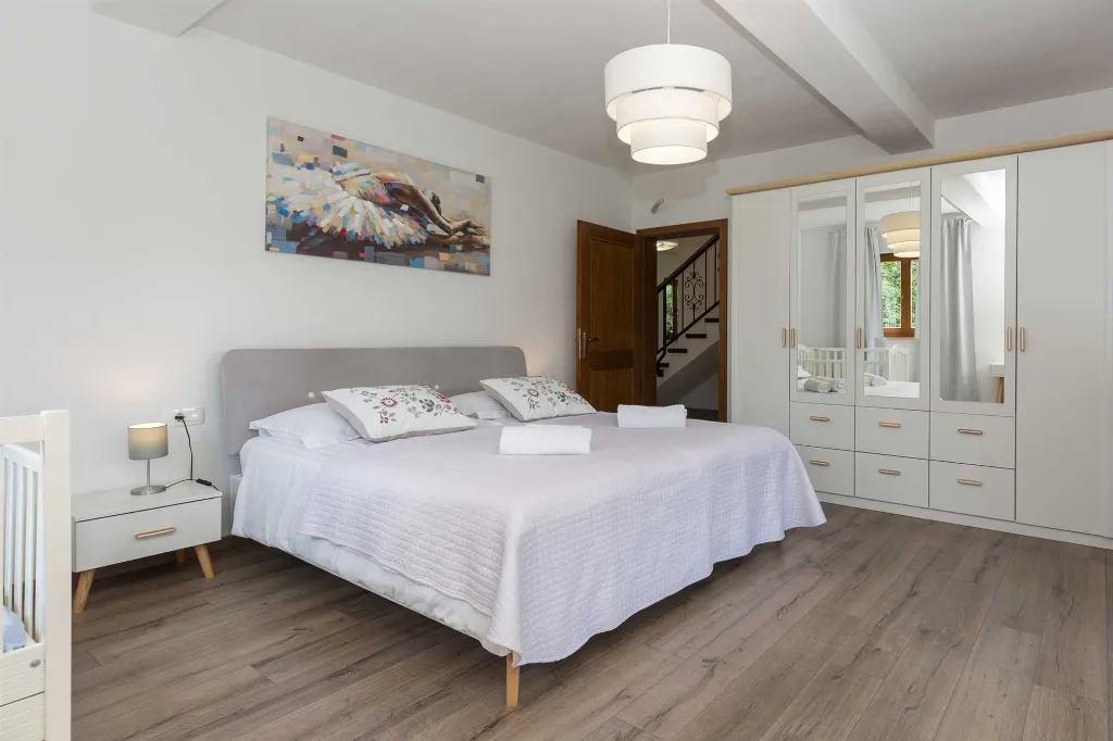 Villa with Private Pool in Krsan for 8 Guests