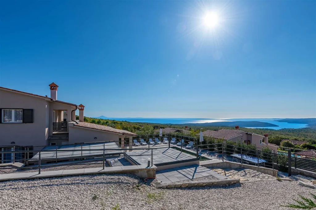 Air-Conditioned 4-Bedroom Villa in Koromačno