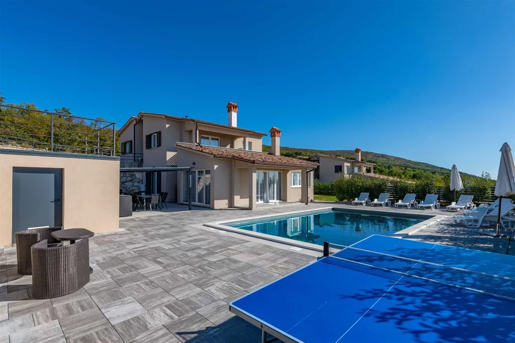 Air-Conditioned 4-Bedroom Villa in Koromačno