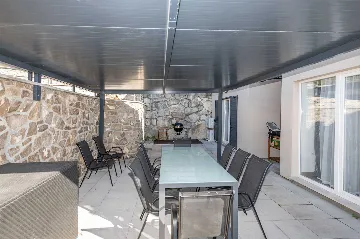 Air-Conditioned 4-Bedroom Villa in Koromačno