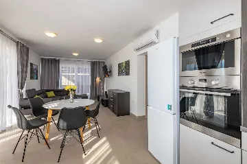 Air-Conditioned 4-Bedroom Villa in Koromačno