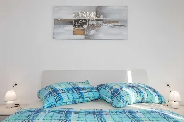 Air-Conditioned 4-Bedroom Villa in Koromačno