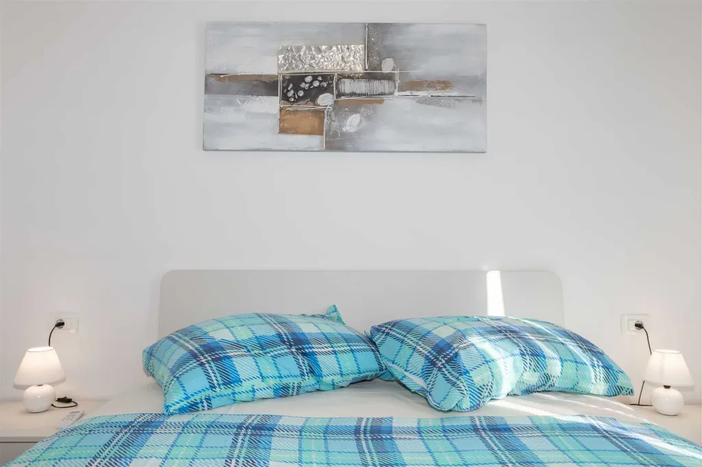 Air-Conditioned 4-Bedroom Villa in Koromačno