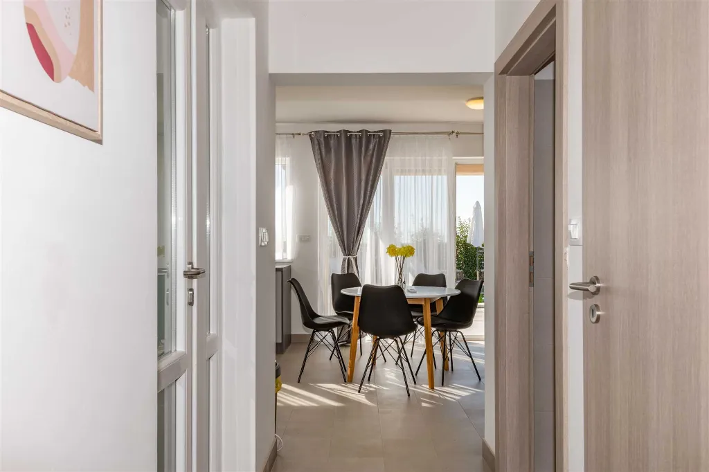 Air-Conditioned 4-Bedroom Villa in Koromačno