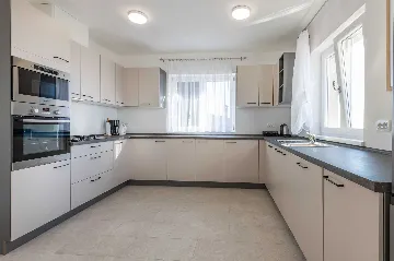 Air-Conditioned 4-Bedroom Villa in Koromačno