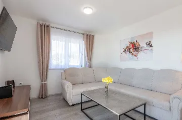 Air-Conditioned 4-Bedroom Villa in Koromačno