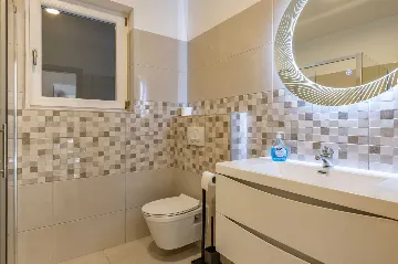 Air-Conditioned 4-Bedroom Villa in Koromačno