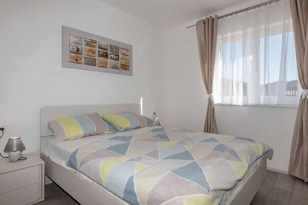 Air-Conditioned 4-Bedroom Villa in Koromačno