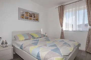 Air-Conditioned 4-Bedroom Villa in Koromačno