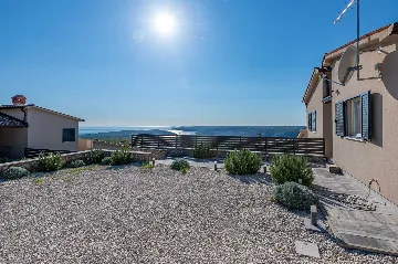 Air-Conditioned 4-Bedroom Villa in Koromačno