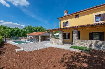 3-Bedroom Villa in Trget for 6 Guests