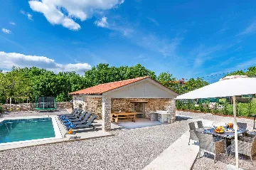 3-Bedroom Villa in Trget for 6 Guests