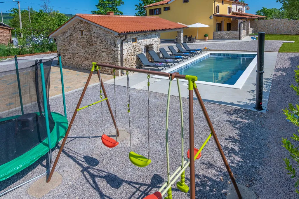3-Bedroom Villa in Trget for 6 Guests
