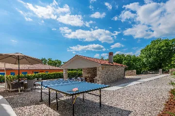 3-Bedroom Villa in Trget for 6 Guests