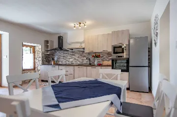 3-Bedroom Villa in Trget for 6 Guests