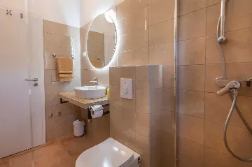 3-Bedroom Villa in Trget for 6 Guests