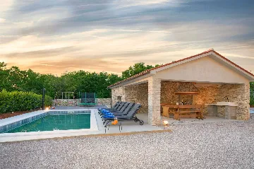 3-Bedroom Villa in Trget for 6 Guests