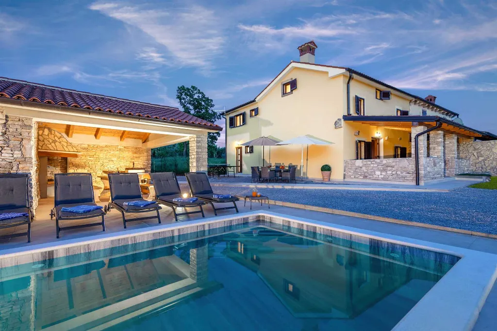 3-Bedroom Villa in Trget for 6 Guests