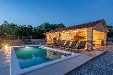 3-Bedroom Villa in Trget for 6 Guests