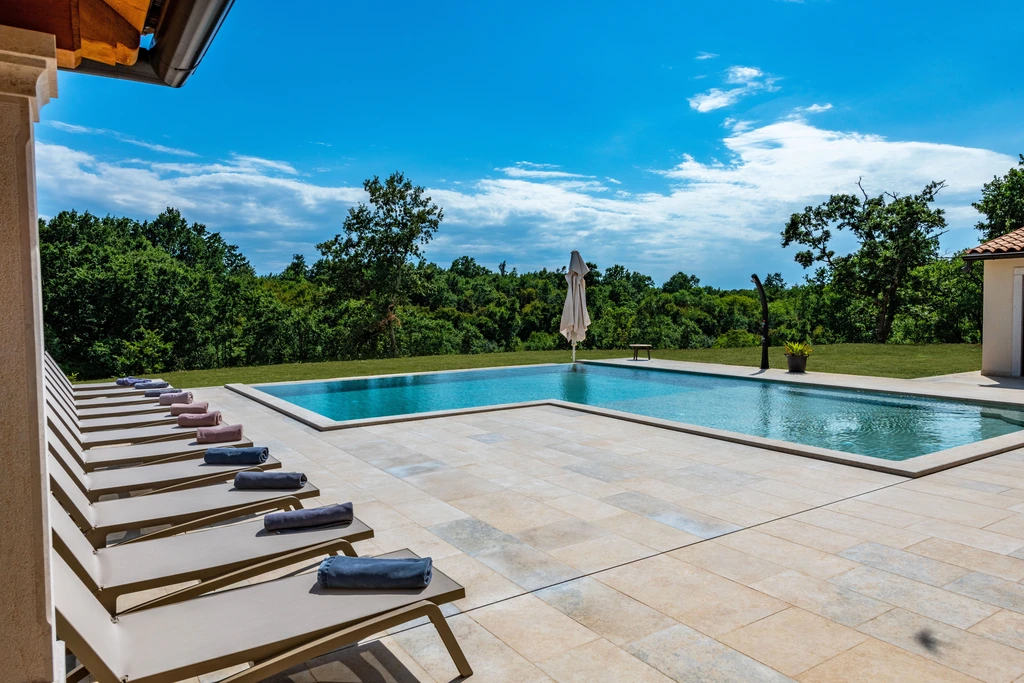Spacious 5-Bedroom Villa in Gradisce
