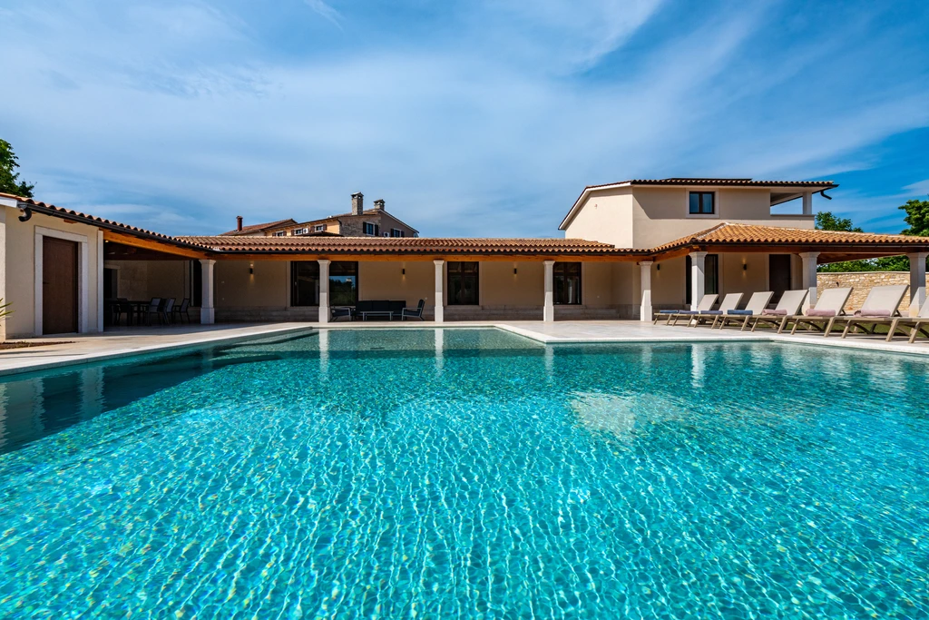 Spacious 5-Bedroom Villa in Gradisce