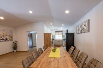 Spacious 5-Bedroom Villa in Gradisce