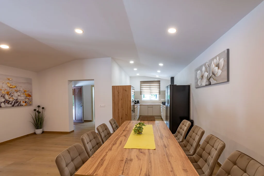 Spacious 5-Bedroom Villa in Gradisce