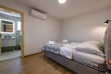 Spacious 5-Bedroom Villa in Gradisce