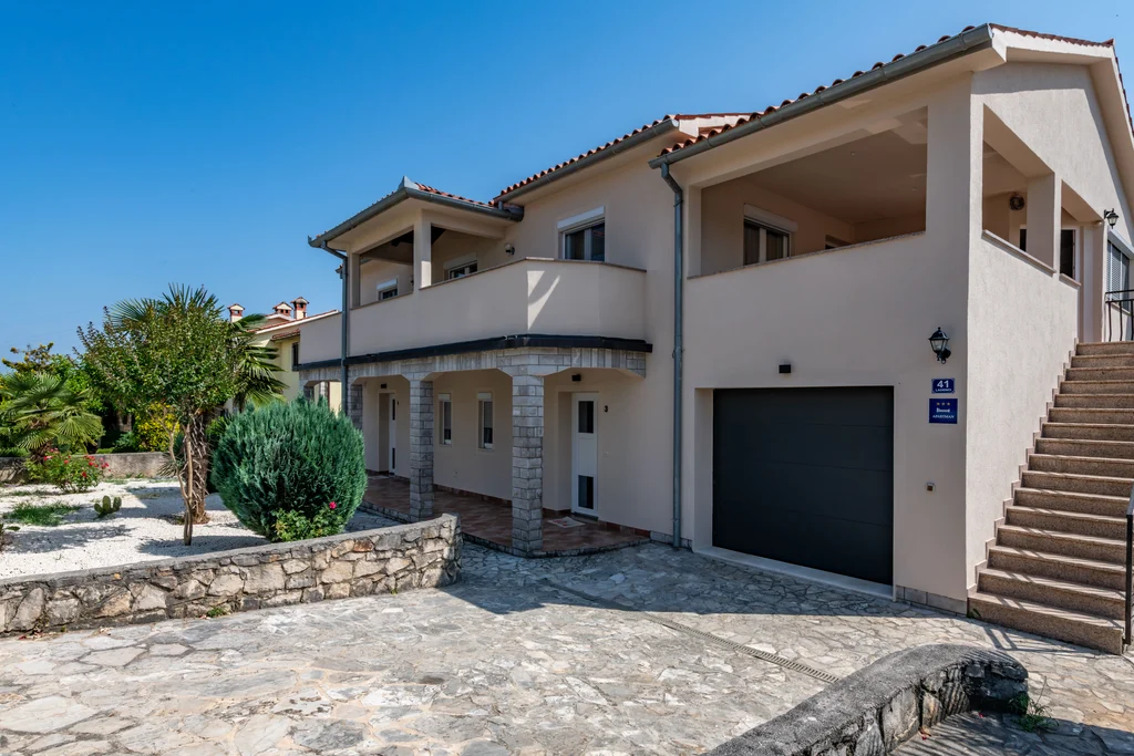 4-Bedroom Villa in Labin for up to 9 Guests