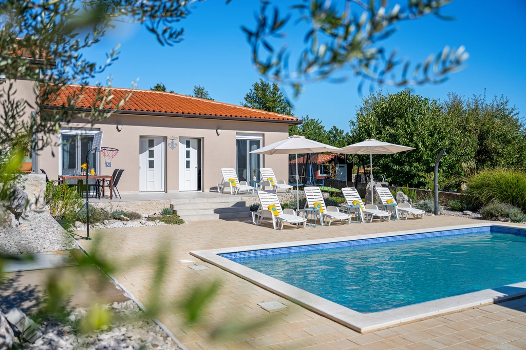 Apartment in Labin for up to 6 guests with Pool