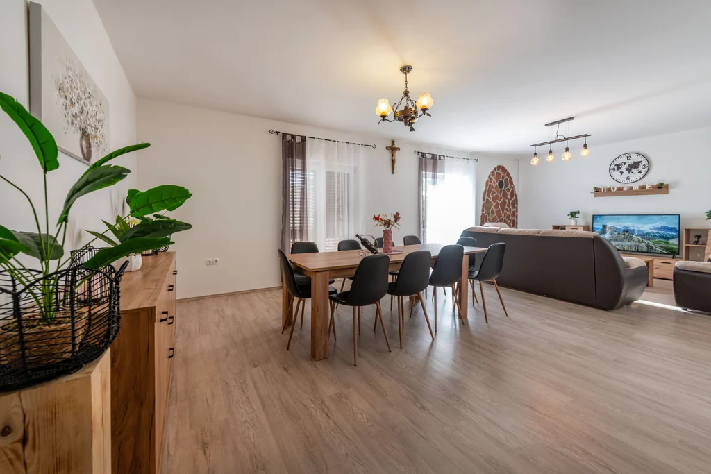 Villa with Private Pool in Labin (Up to 12)