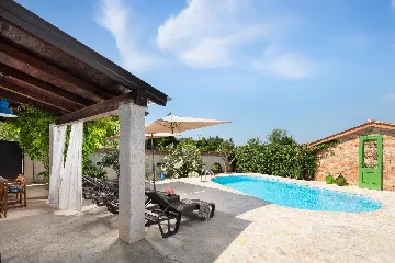 2-Bedroom Villa in Labin for 4 Guests