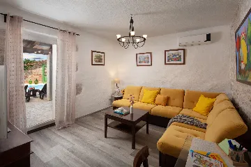 2-Bedroom Villa in Labin for 4 Guests