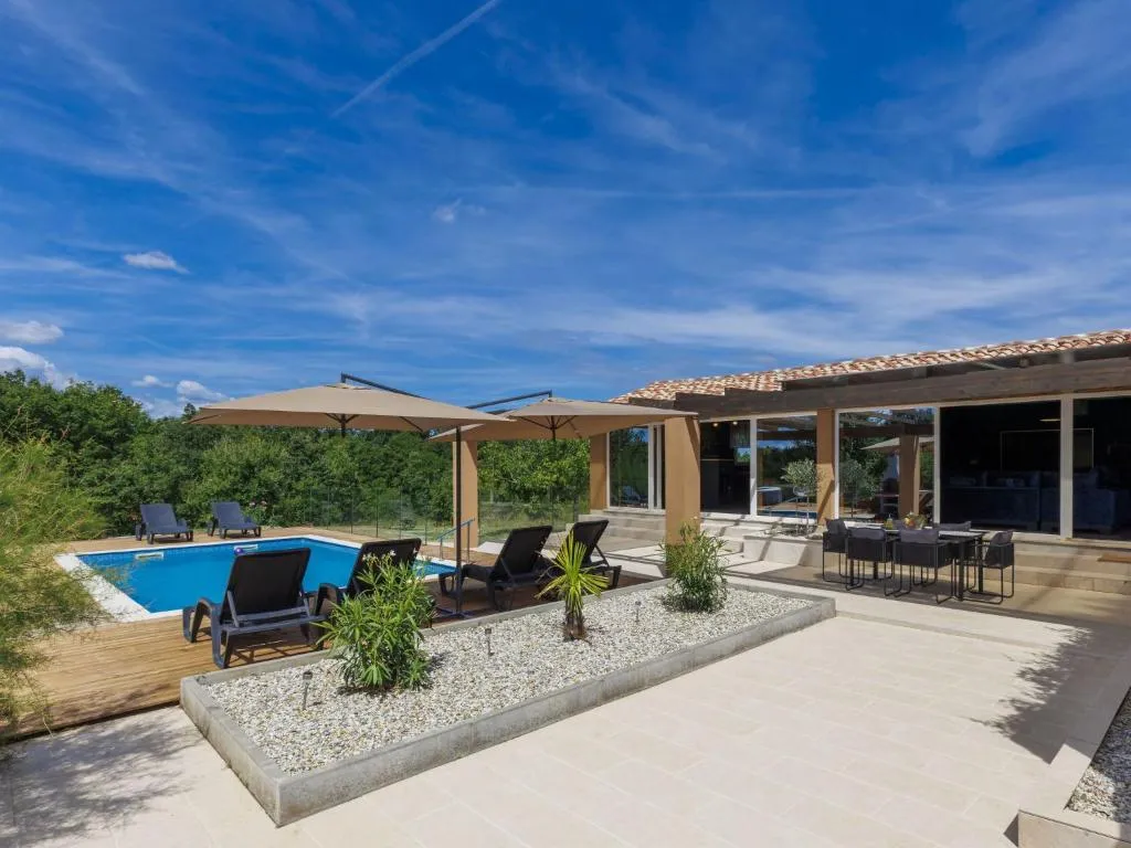 2-Bedroom Villa with Private Garden in Labin
