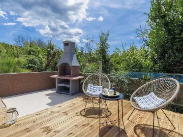 2-Bedroom Villa with Private Garden in Labin