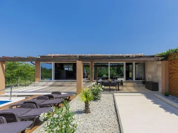 2-Bedroom Villa with Private Garden in Labin