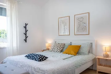 Nedešćina 2-Bedroom Villa with Private Pool for 6