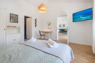 Nedešćina 2-Bedroom Villa with Private Pool for 6