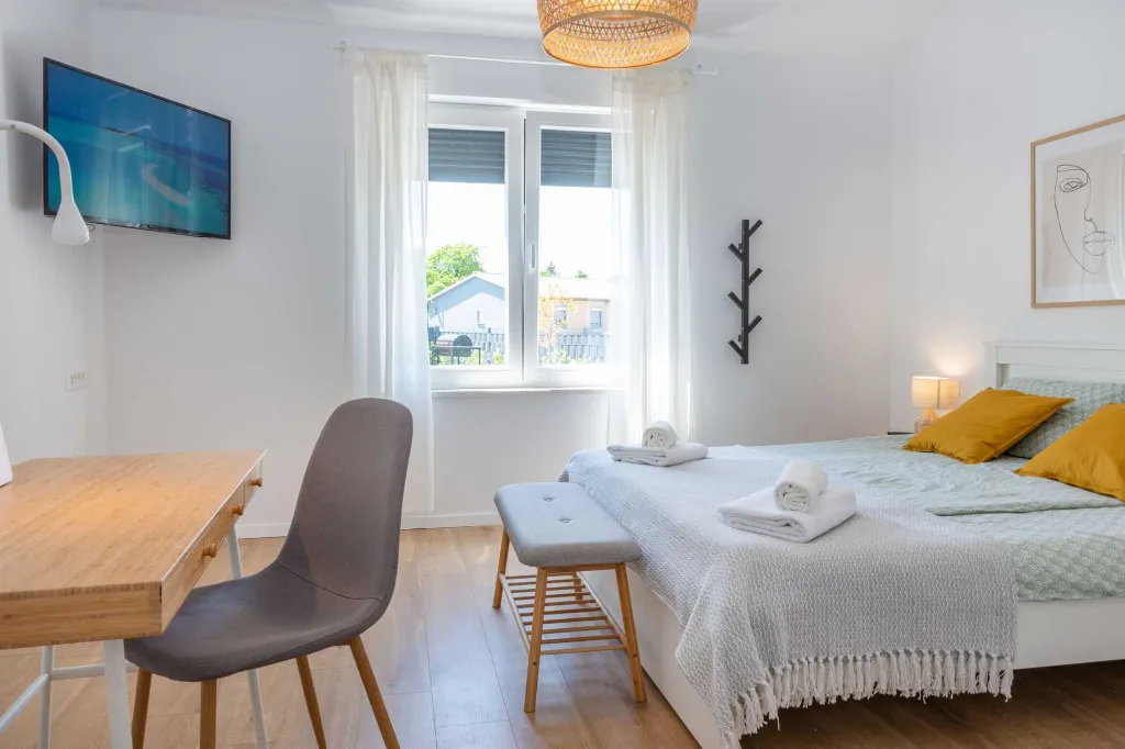 Nedešćina 2-Bedroom Villa with Private Pool for 6
