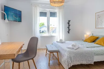 Nedešćina 2-Bedroom Villa with Private Pool for 6